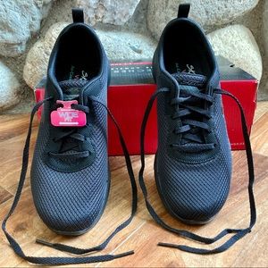 NWOT, Skechers lite-weight, wide fit tennis shoes